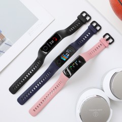 荣耀 运动智能计步心率彩屏触控计步器3nfc手表 手环4