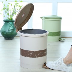 茶花 脚踏垃圾桶塑料大号家用卫生桶有盖15011K