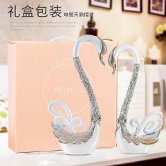 国产 新婚结婚礼物创意现代实用送闺蜜客厅酒柜天鹅摆件家居工艺装饰品